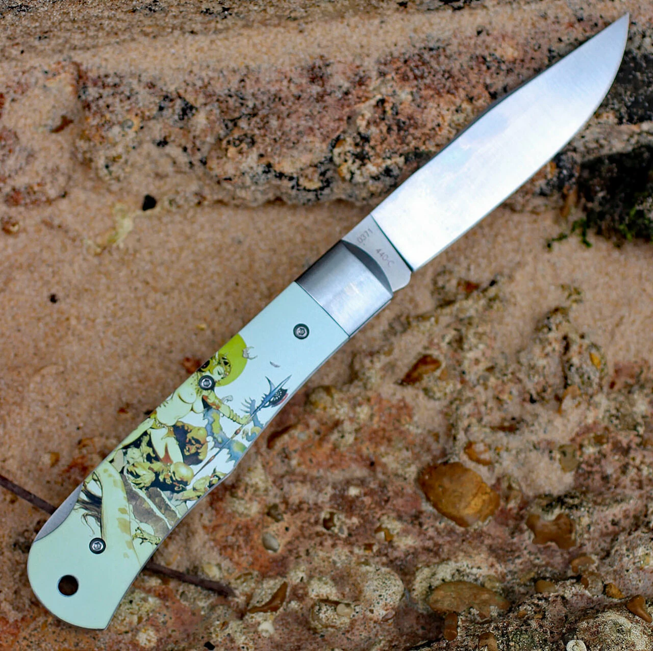 Boker Plus 01BO653 Lockback Frazetta, 3.7" 440C Plain Blade, Aluminum Handle 2 Boker Plus 01BO653 Lockback Frazetta, 3.7" 440C Plain Blade, Aluminum Handle - Image 2