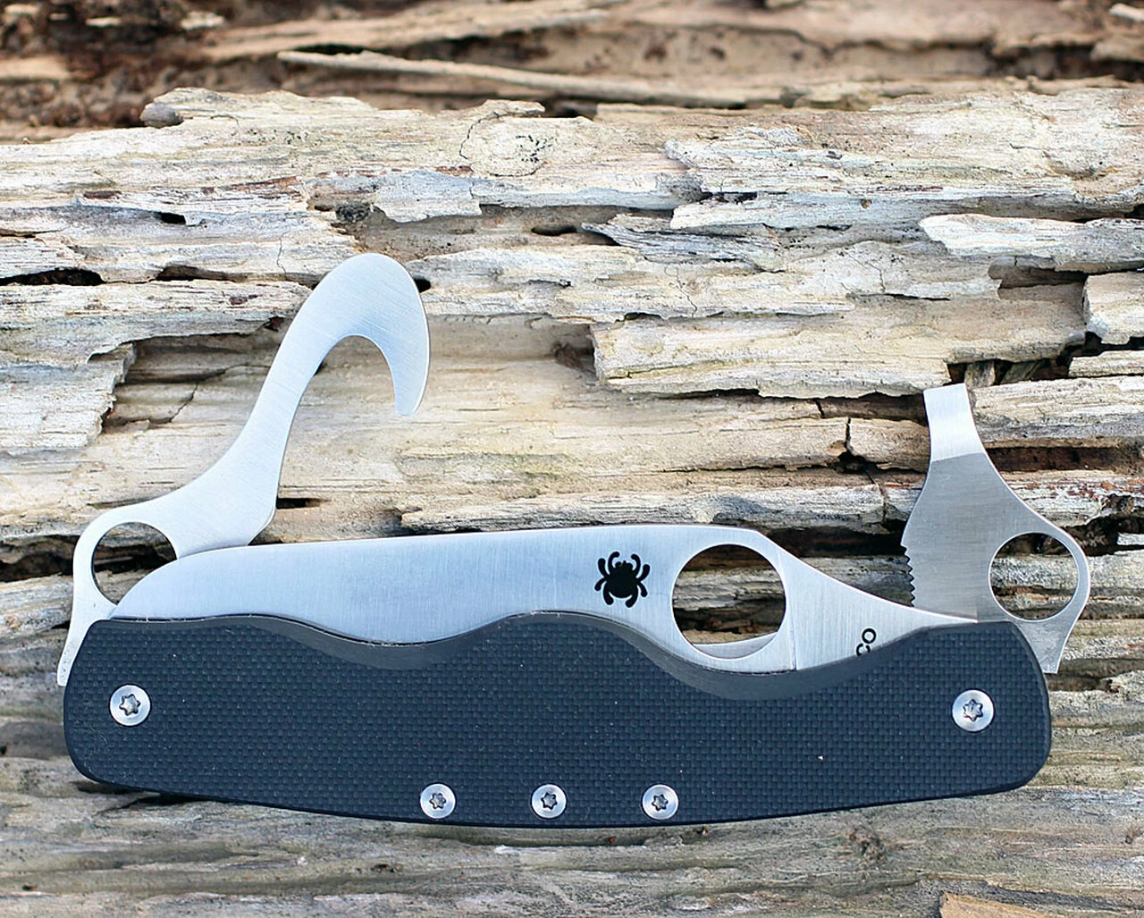 Spyderco Knives Spyderco C209GS ClipiTool Rescue, 3.61" 8Cr13MoV Serrated Blade, Black G-10 Handle 3 Spyderco Knives Spyderco C209GS ClipiTool Rescue, 3.61" 8Cr13MoV Serrated Blade, Black G-10 Handle - Image 3