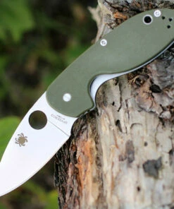 Spyderco Knives Spyderco C216GPGR EFFICIENT, Satin Plain Blade, Green G-10 Handle