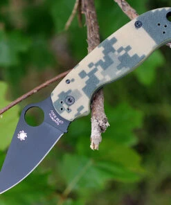 Spyderco Knives Spyderco Para Military 3 G-10 Digital Camouflage C223GPCMOBK, 2.95" CPM S45V Black Plain Blade