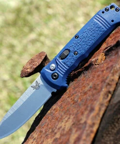 Benchmade Knives Benchmade 4400-1 CASBAH Auto, 3.4 in CPM-S30V Plain Blade, Blue textured Grivory Handles