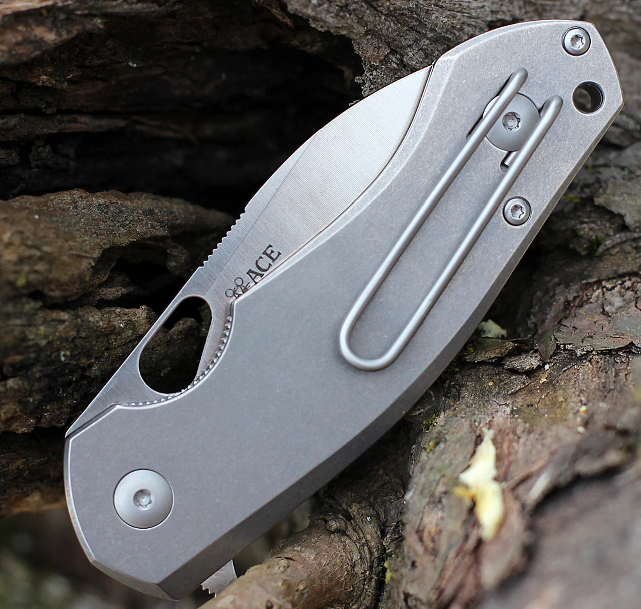 GiantMouse ACE Biblio Flipper, 2.9" Satin M390 Drop Point Blade, Titanium Handle 4 GiantMouse ACE Biblio Flipper, 2.9" Satin M390 Drop Point Blade, Titanium Handle - Image 4