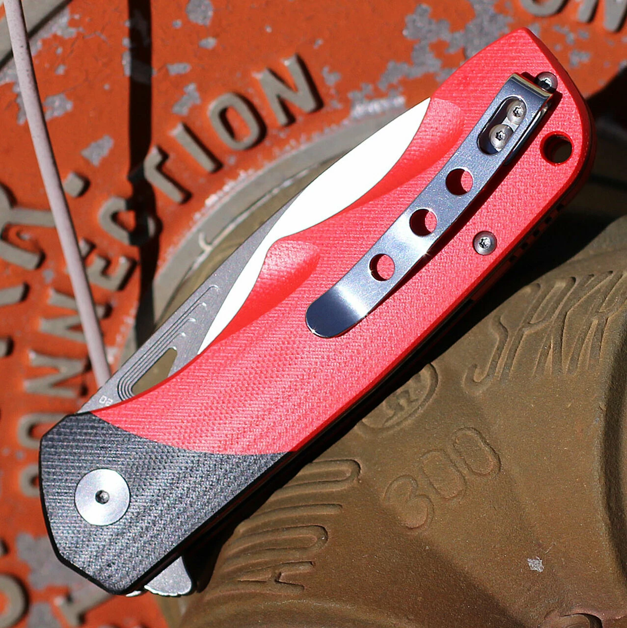 Bestech Airstream - Red / Blk G10 (3.9" D2 Two Tone Drop Point) BG47C 3 Bestech Airstream - Red / Blk G10 (3.9" D2 Two Tone Drop Point) BG47C - Image 3