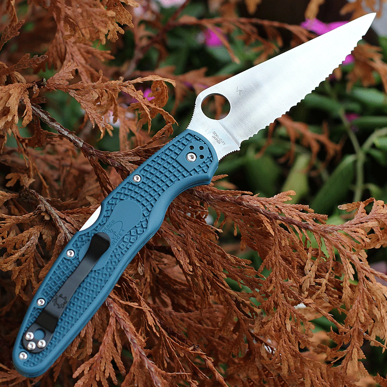 Spyderco Knives Spyderco Police 4 Lightweight - Blue FRN (4.5" K390) CO7FS4K390 2 Spyderco Knives Spyderco Police 4 Lightweight - Blue FRN (4.5" K390) CO7FS4K390 - Image 2