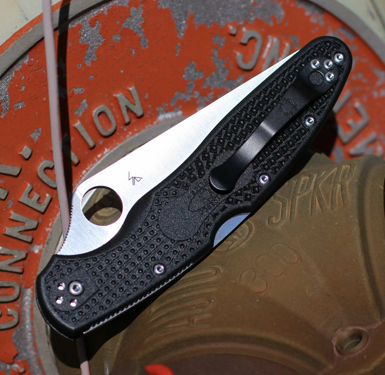 Spyderco Knives Spyderco Police 4 Lightweight C07PBK4, 4.39" VG-10 Plain Blade, FRN Handle 3 Spyderco Knives Spyderco Police 4 Lightweight C07PBK4, 4.39" VG-10 Plain Blade, FRN Handle - Image 3