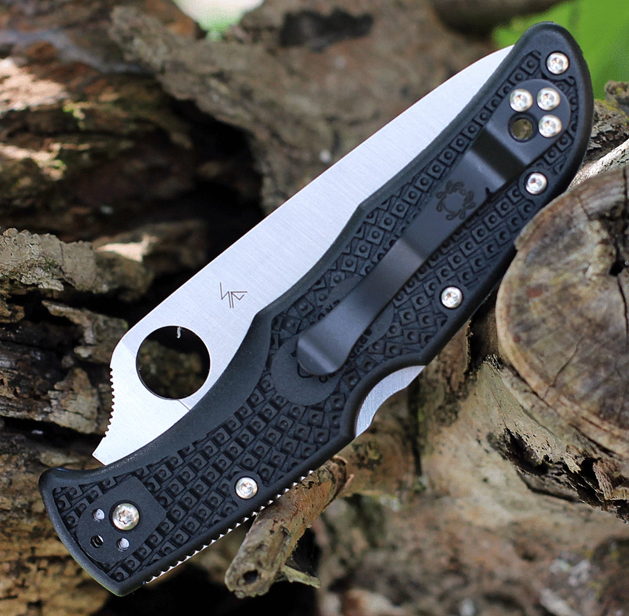 Spyderco Knives Spyderco Endura Thin Blue Line 3.80" Satin Black FRN C10FBKBL 4 Spyderco Knives Spyderco Endura Thin Blue Line 3.80" Satin Black FRN C10FBKBL - Image 4