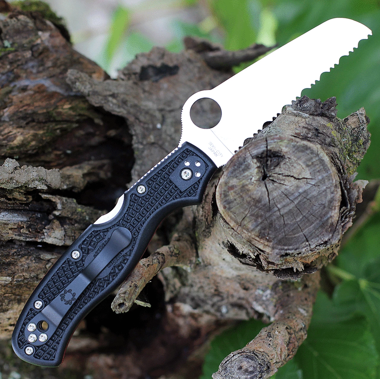 Spyderco Knives Spyderco Rescue Thin Red Line 3.57" Satin Black FRN C14FBKRD3 2 Spyderco Knives Spyderco Rescue Thin Red Line 3.57" Satin Black FRN C14FBKRD3 - Image 2