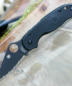Spyderco Knives Spyderco Para 3 Lightweight C223SBBK, 2.92" CTS BD1N Black Serrated Blade, Black FRN Handle