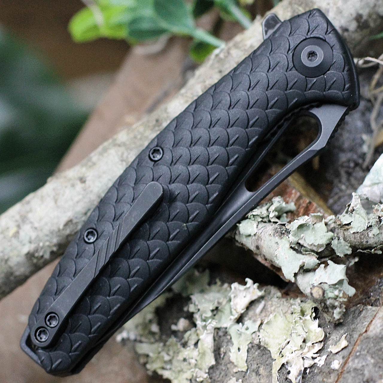 CIVIVI Knives CIVIVI Wyvern C902I, 3.45" D2 Black Stonewashed Drop Point Blade, Black Textured FRN Handles 4 CIVIVI Knives CIVIVI Wyvern C902I, 3.45" D2 Black Stonewashed Drop Point Blade, Black Textured FRN Handles - Image 4