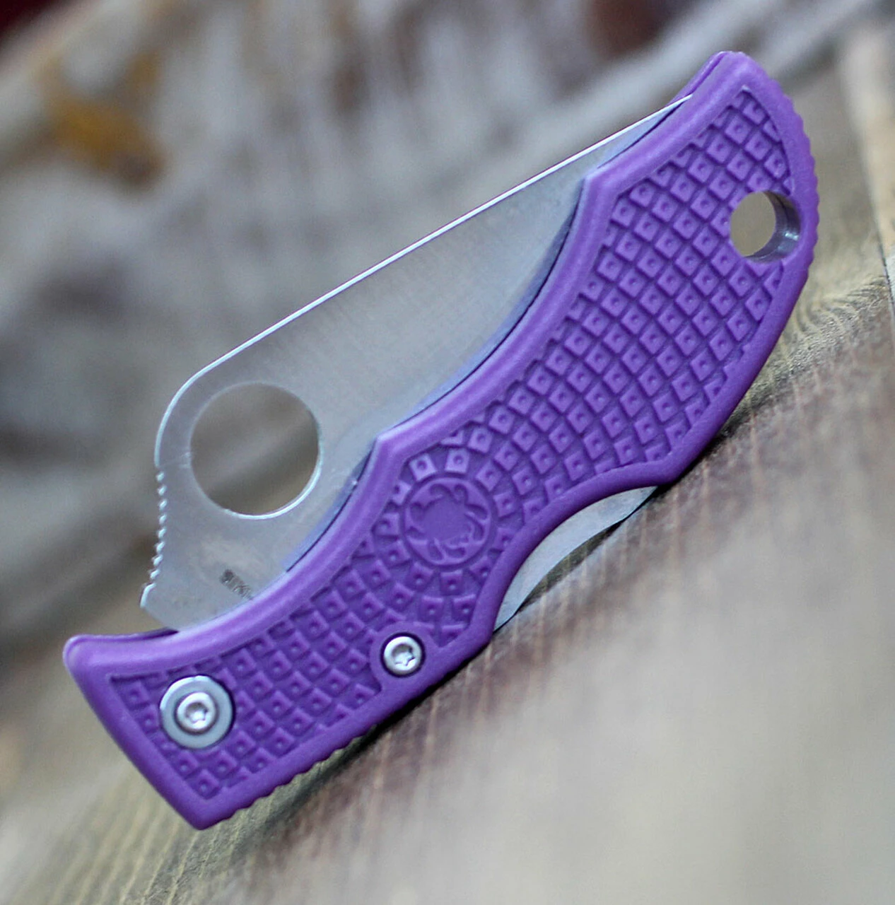 Spyderco Knives Spyderco Ladybug Lightweight, CLPRP3, Purple FRN, Plain Edge 4 Spyderco Knives Spyderco Ladybug Lightweight, CLPRP3, Purple FRN, Plain Edge - Image 4