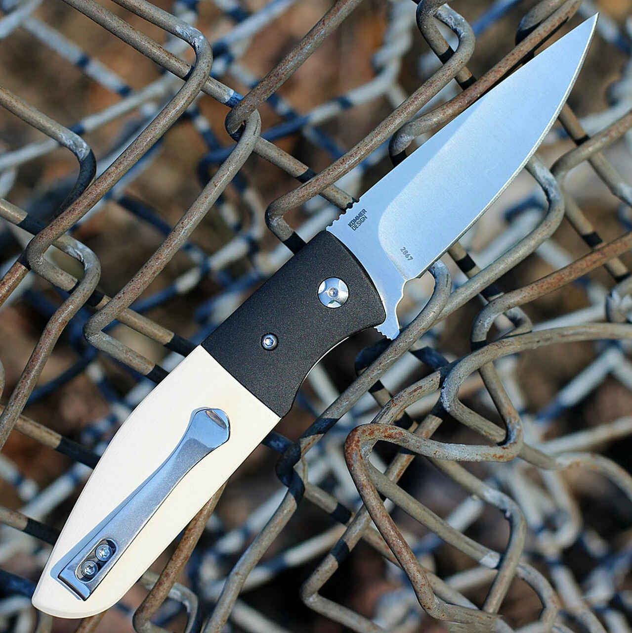 CRKT Kommer Curfew - IWhite Alum. (3.12" 8Cr13MoV Satin) 2867 2 CRKT Kommer Curfew - IWhite Alum. (3.12" 8Cr13MoV Satin) 2867 - Image 2