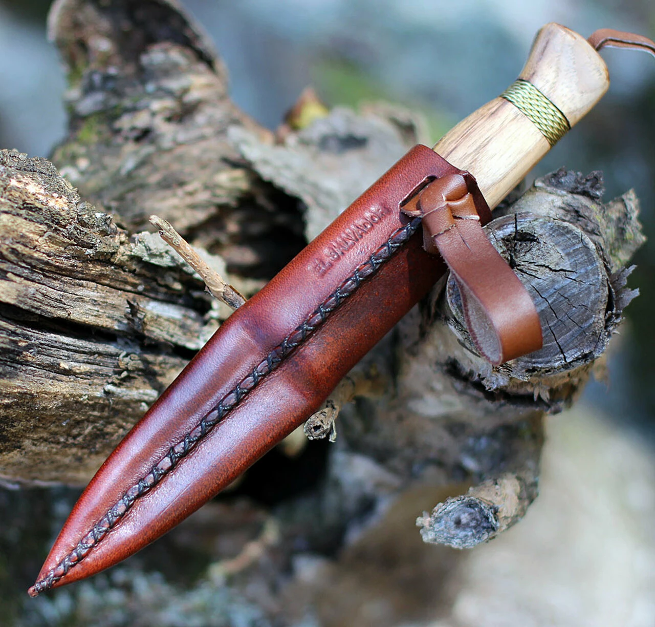 Condor Cavelore Knife CTK3935-4.3HC, 4.31" 1095 HC Spear Point Blade, Hickory Wood Handle 4 Condor Cavelore Knife CTK3935-4.3HC, 4.31" 1095 HC Spear Point Blade, Hickory Wood Handle - Image 4