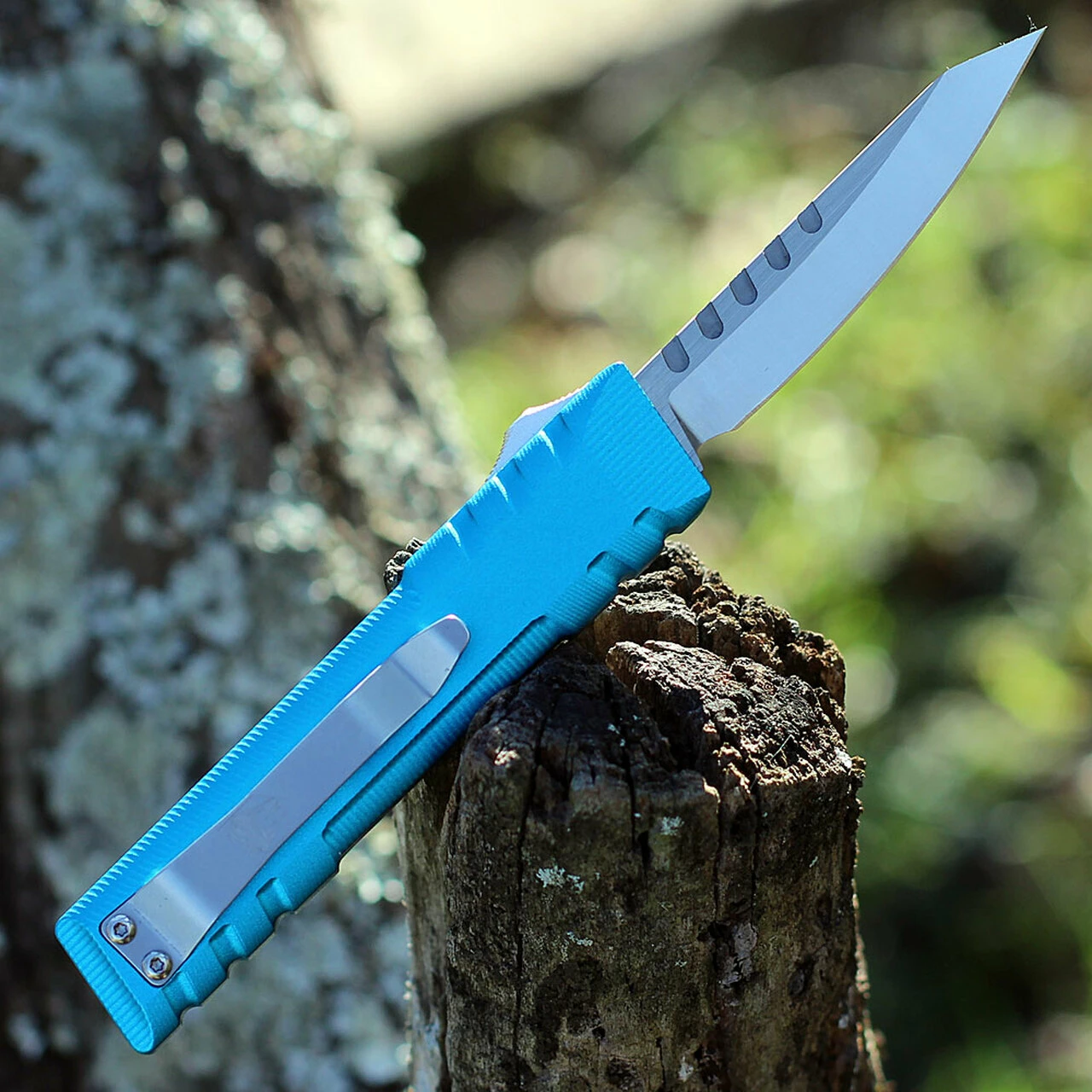 CobraTec Gentlemen's OTF Automatic - Blue Alum. (2.8" 154CM Satin) GENTBLUCM154DNS 2 CobraTec Gentlemen's OTF Automatic - Blue Alum. (2.8" 154CM Satin) GENTBLUCM154DNS - Image 2