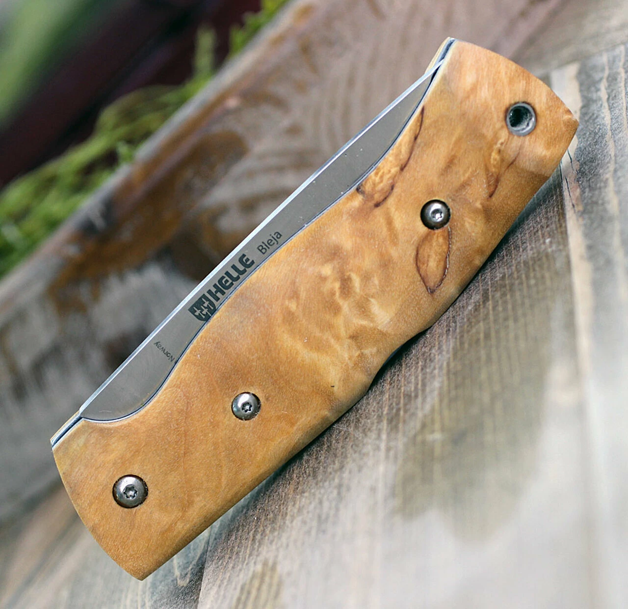 Helle Bleja 625, 3.35" Triple Laminated Stainless Steel Drop Point Plain Blade, Curly Birch Handle 4 Helle Bleja 625, 3.35" Triple Laminated Stainless Steel Drop Point Plain Blade, Curly Birch Handle - Image 4