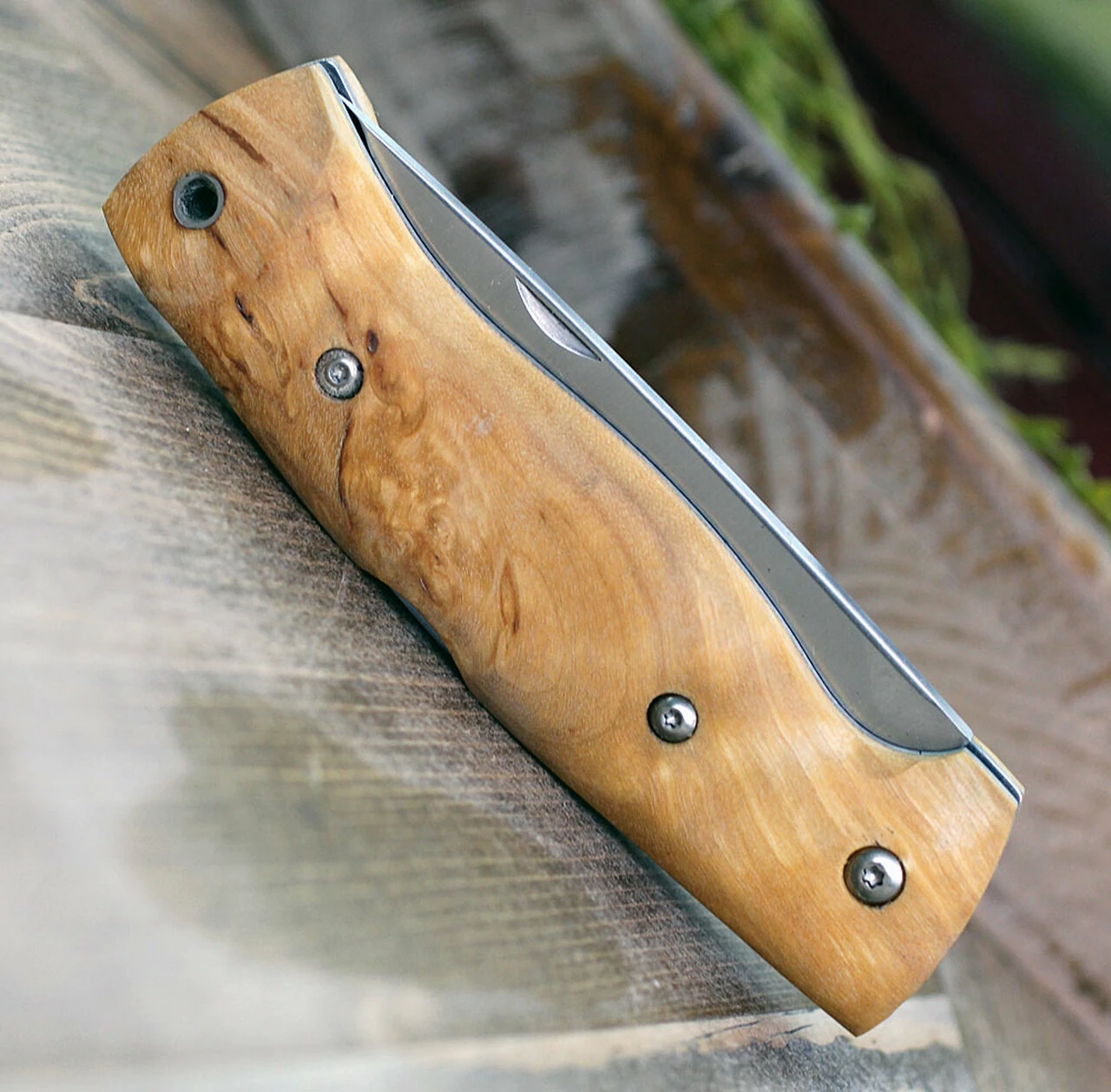 Helle Bleja 625, 3.35" Triple Laminated Stainless Steel Drop Point Plain Blade, Curly Birch Handle 3 Helle Bleja 625, 3.35" Triple Laminated Stainless Steel Drop Point Plain Blade, Curly Birch Handle - Image 3