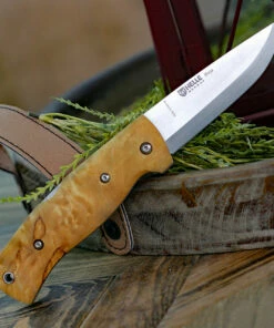 Helle Bleja 625, 3.35" Triple Laminated Stainless Steel Drop Point Plain Blade, Curly Birch Handle