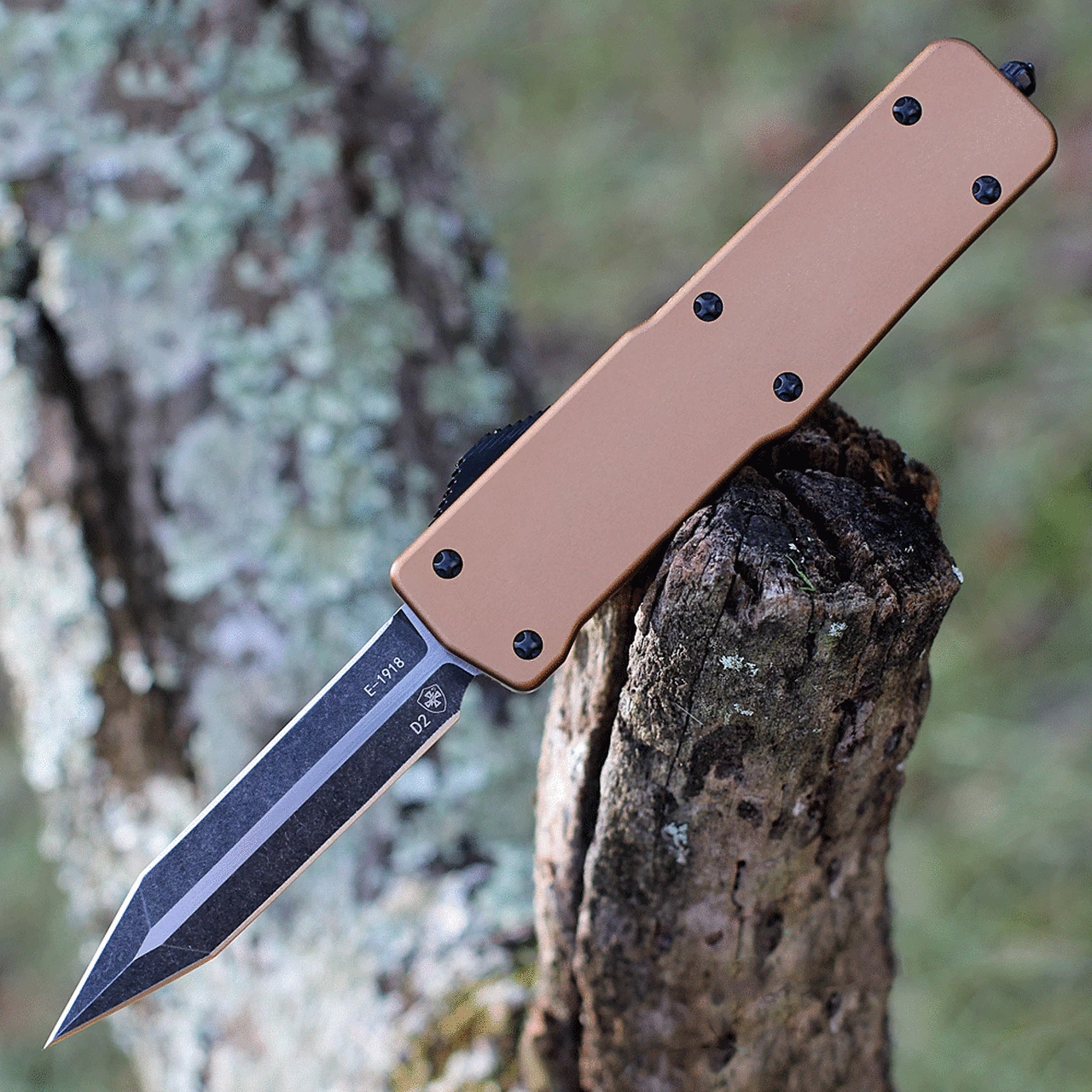 Templar Knife Co. Templar Premium Lightweight Large OTF -Alum. Bronze (3.55" D2 Blk Dagger) LA-AB-12-1 1 Templar Knife Co. Templar Premium Lightweight Large OTF -Alum. Bronze (3.55" D2 Blk Dagger) LA-AB-12-1