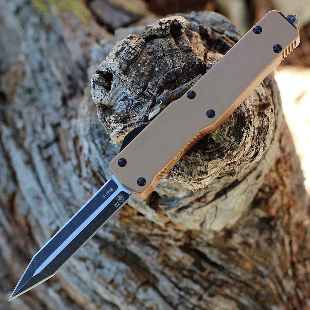 Templar Knife Co. Templar Premium Lightweight Slim OTF -Alum. Bronze (3.25" D2 Blk Dagger) MA-AB-12-1 1 Templar Knife Co. Templar Premium Lightweight Slim OTF -Alum. Bronze (3.25" D2 Blk Dagger) MA-AB-12-1