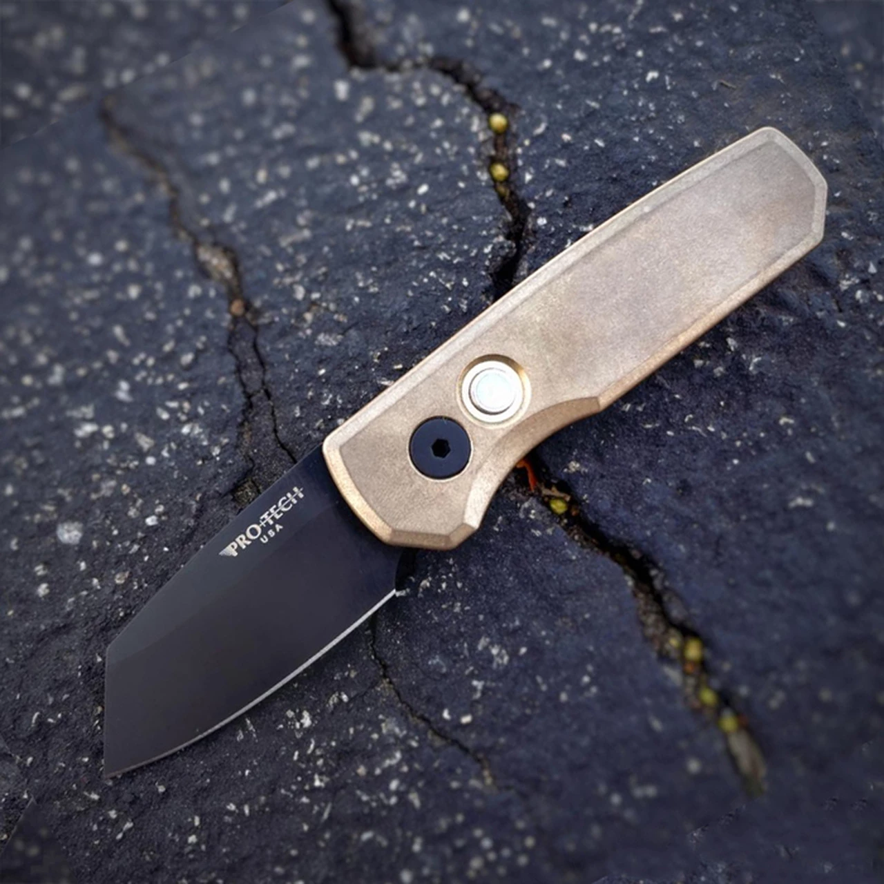 Pro-Tech Runt 5 Automatic - Smooth SW Bronze (1.9" 20CV Blk Reverse Tanto) R5212 1 Pro-Tech Runt 5 Automatic - Smooth SW Bronze (1.9" 20CV Blk Reverse Tanto) R5212