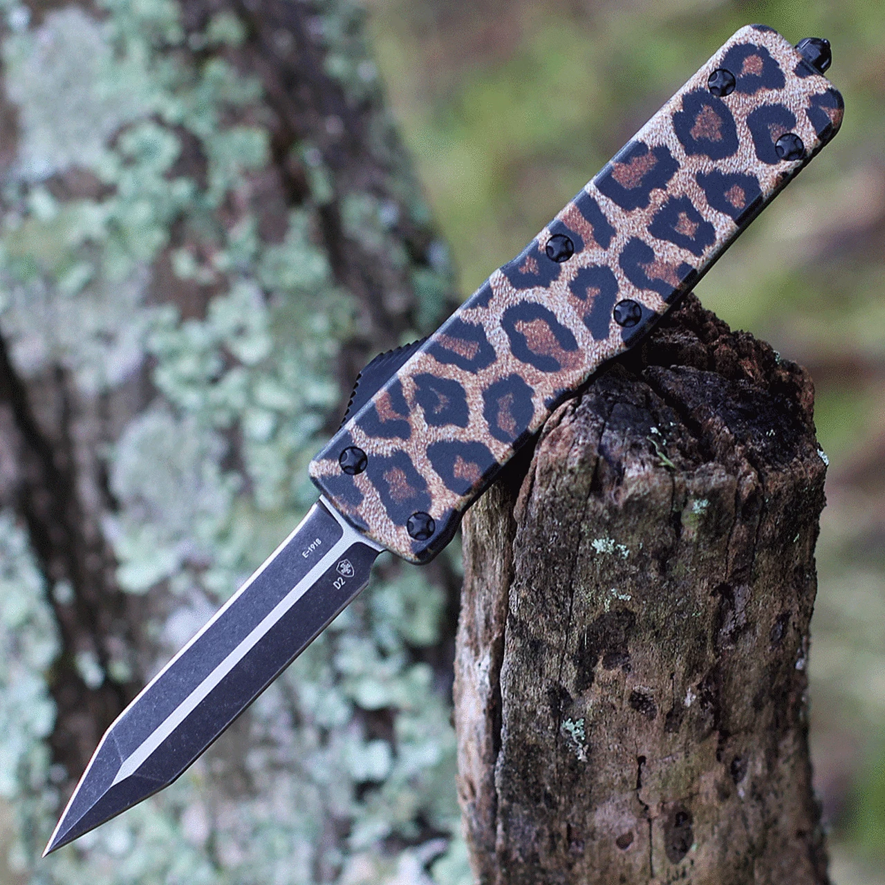 Templar Knife Co. Templar Premium Lightweight Small OTF -Alum. Leopard (3" D2 Blk Dagger) SA-LPD-12-1 1 Templar Knife Co. Templar Premium Lightweight Small OTF -Alum. Leopard (3" D2 Blk Dagger) SA-LPD-12-1