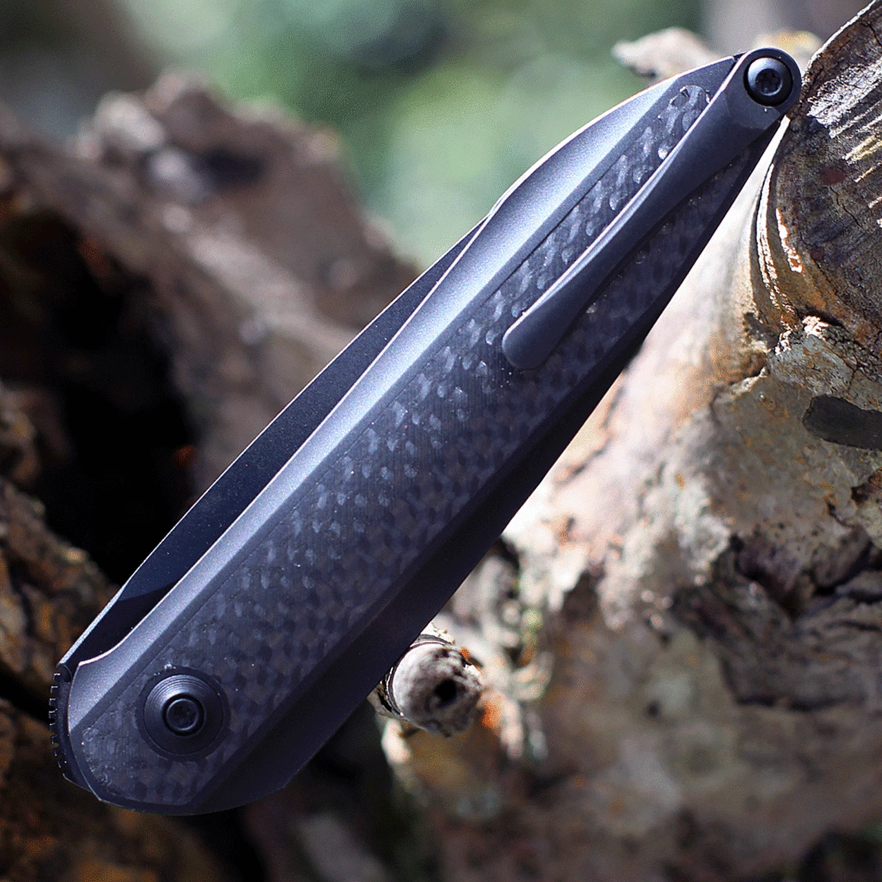 WE Knife Co. Black Void Opus - Black Ti / CF (2.84" CPM-20CV Black SW) 2010V-1 4 WE Knife Co. Black Void Opus - Black Ti / CF (2.84" CPM-20CV Black SW) 2010V-1 - Image 4