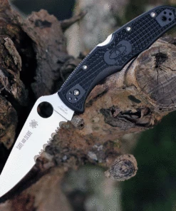 Spyderco Knives Spyderco Endura 4 Thin Red Line - Black FRN (3.80" VG-10 Combo) C10FPSBKRD