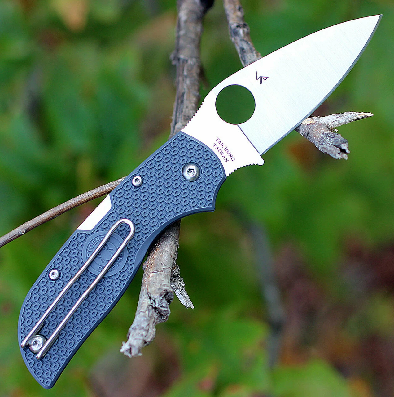 Spyderco Knives Spyderco Chaparral Lightweight C152PGY, 2.8 in CTS XHP Plain Blade, Gray FRN Handle 2 Spyderco Knives Spyderco Chaparral Lightweight C152PGY, 2.8 in CTS XHP Plain Blade, Gray FRN Handle - Image 2