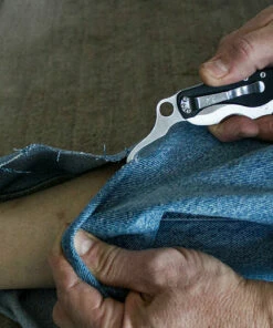 Spyderco Knives Spyderco C209GS ClipiTool Rescue, 3.61" 8Cr13MoV Serrated Blade, Black G-10 Handle 13 Spyderco Knives Spyderco C209GS ClipiTool Rescue, 3.61" 8Cr13MoV Serrated Blade, Black G-10 Handle -Buck Knives Sales c209gs.1 33901.1566585924