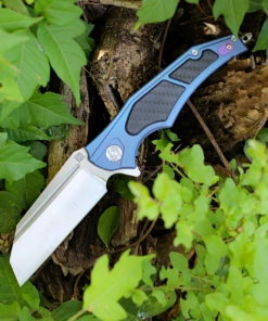 Artisan Cutlery Artisan Apache ATZ1813GBUM, 3.82" M390 Plain Blade, Blue Titanium/Carbon Fiber Handle
