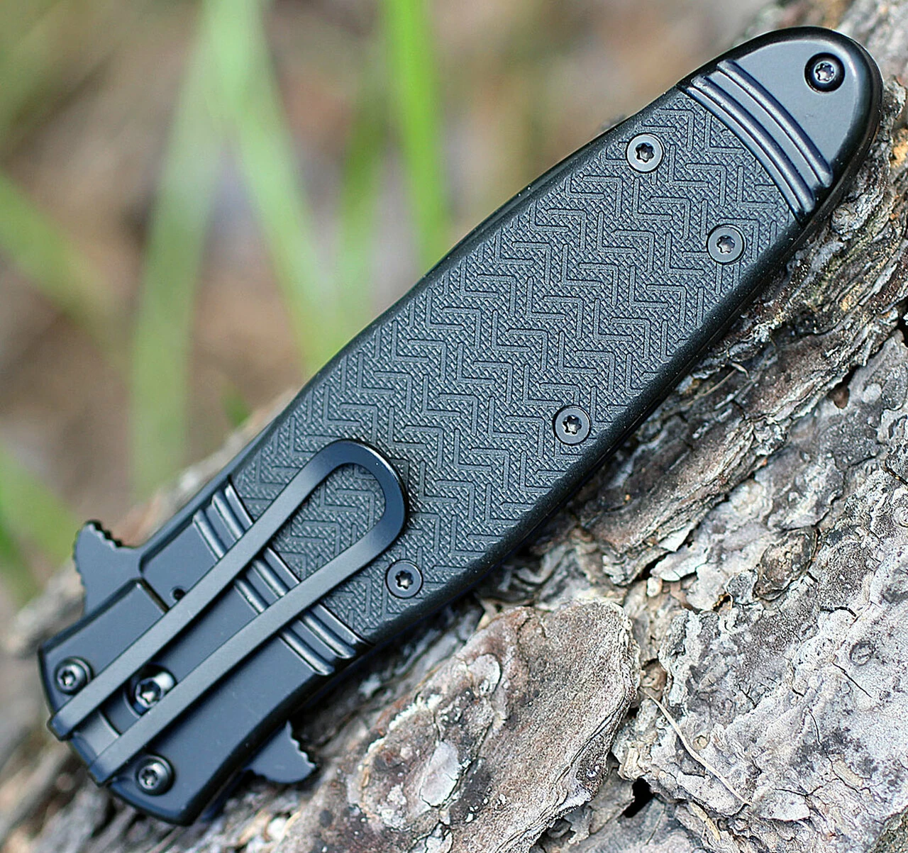 CRKT K345KKS Bombastic Black, 3.3" 8Cr13MoV Combo Blade, Stainless Handles 4 CRKT K345KKS Bombastic Black, 3.3" 8Cr13MoV Combo Blade, Stainless Handles - Image 4