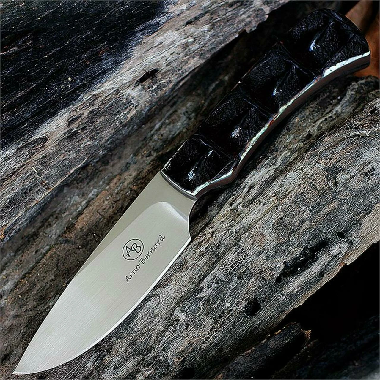 Arno Bernard Knives Arno Bernard 3112 Grazer Series Nyala Model, 3.5" N690 SS Plain Blade, Crocodile Hide Handle, Buffalo Leather Sheath 1 Arno Bernard Knives Arno Bernard 3112 Grazer Series Nyala Model, 3.5" N690 SS Plain Blade, Crocodile Hide Handle, Buffalo Leather Sheath