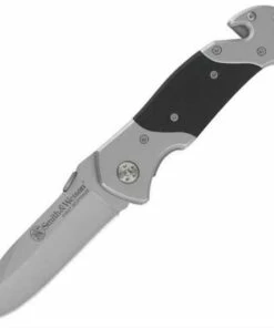 Smith and Wesson Smith & Wesson First Response Folder, 4 5/8" closed linerlock. Matte finish stainless blade with thumb lug. Blade is etched First Response.