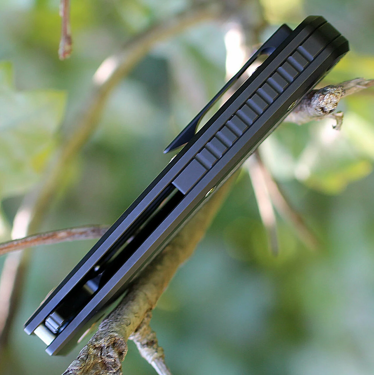 Reate Knives 05 Mini Horizon Framelock Black Coated Titanium, 3.5 in M390 Plain Blade 3 Reate Knives 05 Mini Horizon Framelock Black Coated Titanium, 3.5 in M390 Plain Blade - Image 3